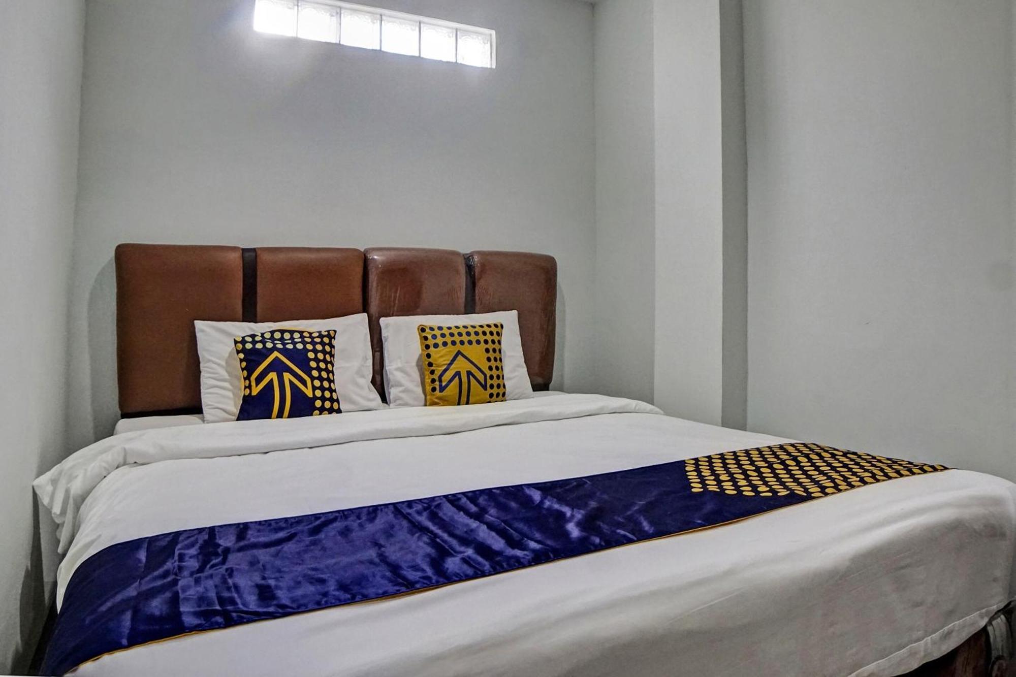 Spot On 92822 Finest House Near Amplas Bus Terminal Medan Exterior photo