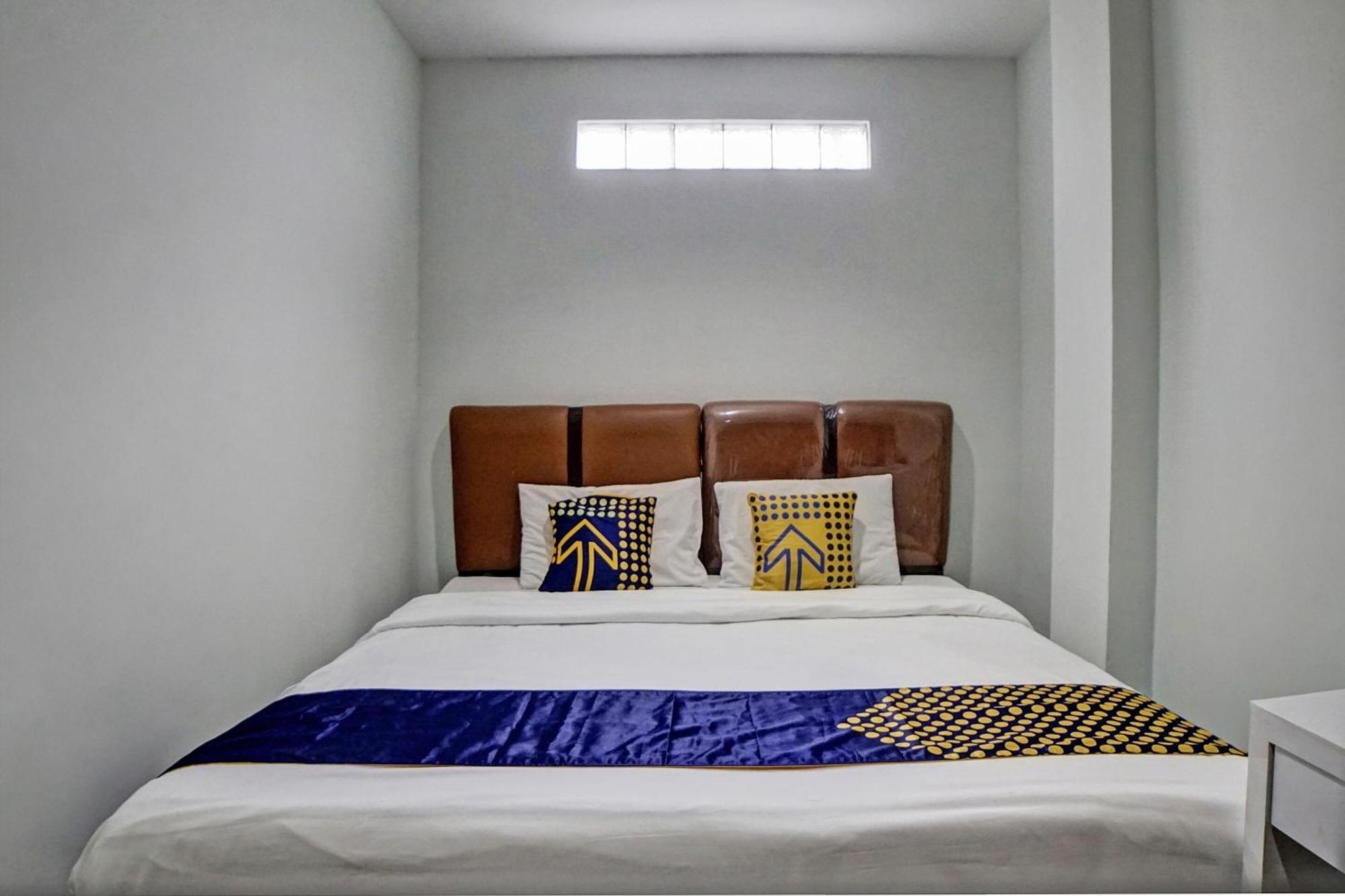 Spot On 92822 Finest House Near Amplas Bus Terminal Medan Exterior photo