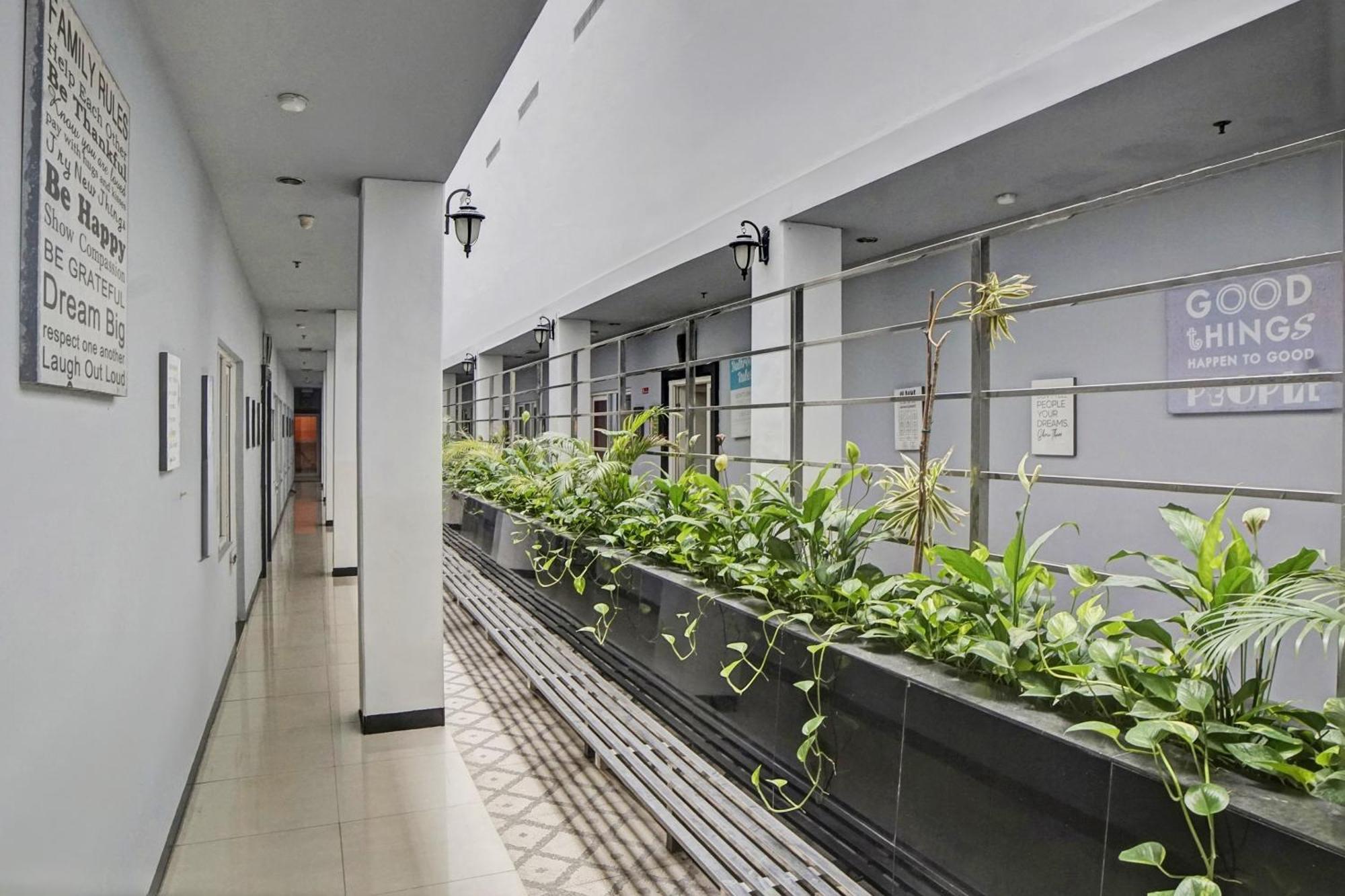 Spot On 92822 Finest House Near Amplas Bus Terminal Medan Exterior photo